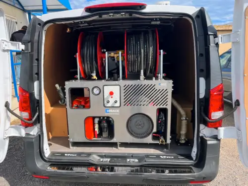 Hydrocureuse Professionnel : La Solution Idéale pour un Débouchage Efficace